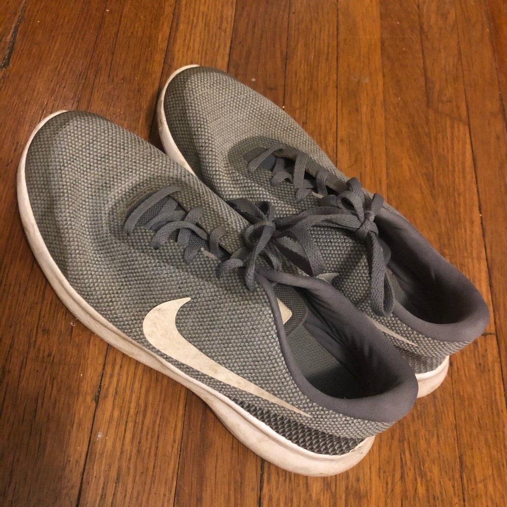 Nike tennis shoes
